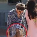 Khloe Kardashian, cu chiloţii la vedere