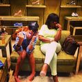 Rihanna se strâmbă şi înjură în faţa mamei sale - FOTO