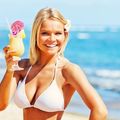 4 trucuri de detoxifiere ca să arăţi bine în costumul de baie