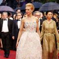 Cannes 2013: 10 vedete care au strălucit pe covorul roşu. Cu ce ţinute au impresionat? Miercuri a început cea de-a 66-a ediţie a Festivalul de Film de la Cannes, gală care serbează cele mai apreciate producţii...