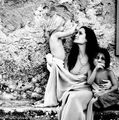 Hollywood: Cum o vede Brad Pitt pe Angelina Jolie. 15 imagini uimitoare Brad Pitt nu este doar un actor foarte sexy şi talentat, ci şi un bun fotograf. Starul şi-a demonstrat talentul şi pasiunea...