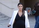 Kim Kardashian a născut o fetiţă