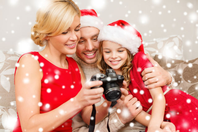 5 trucuri ca să arăţi bine în pozele de familie. Încearcă-le!