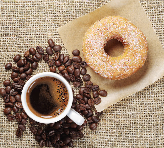 Cafea si o gogoasa Cafea si o gogoasa