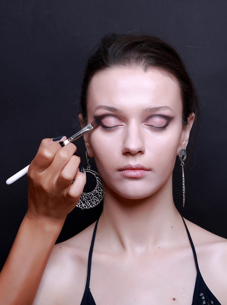 cum sa faci un vintage makeup
