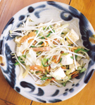 Aperitiv de mere, tofu si seminte de susan