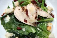 Salata de pui cu arahide si verdeturi