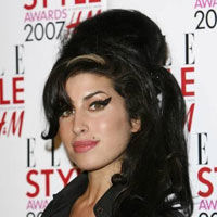 Amy Winehouse  vrea sa se administreze singura