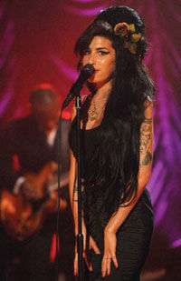 Muzica lui Amy Winehouse este studiata la Universitatea Cambridge
