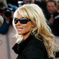 Pamela Anderson, in razboi cu KFC