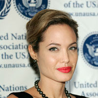 Angelina Jolie, cu bune si rele