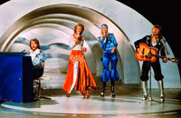 ABBA, locul 1 cu un album de acum 16 ani