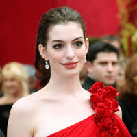 Anne Hathaway are putini prieteni