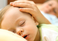 Unde doarme bebe - in patul parintilor sau in al lui?