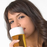 Consumul excesiv de alcool in timpul sarcinii afecteaza creierul copilului