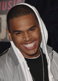 Chris Brown a fost pus sub acuzare
