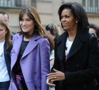 Michelle Obama i-a daruit o chitara Carlei Bruni