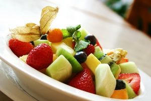 Salata de fructe cu sos de citrice
