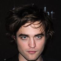 Robert Pattinson este socat de fanii sai