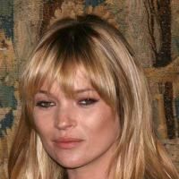 Kate Moss nu are voie sa cante