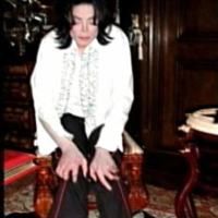Picioarele lui Michael, distruse de vitiligo si perfuzii