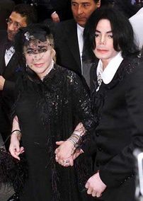 Elizabeth Taylor vrea sa stea langa Michael Jackson