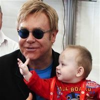 Elton John nu-l va putea adopta pe Lev, copilul din Ucraina