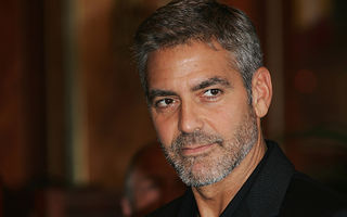 George Clooney: "Drogurile si bautura ma mentin in forma"