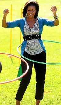 Michelle Obama a facut o demonstratie de hula-hoop