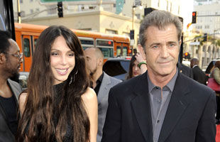 Mel Gibson, tata pentru a opta oara