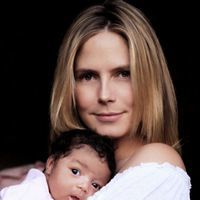 Primele poze cu fetita lui Heidi Klum si a lui Seal
