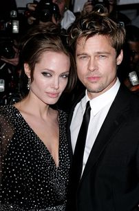 Angelina si Brad se despart