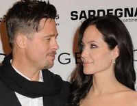 Angelina Jolie si Brad Pitt au dat in judecata tabloidul News of the World
