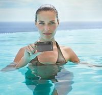 Sony TX5, camera foto rezistenta la apa