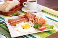 Doar 43% dintre romani iau micul dejun zilnic
