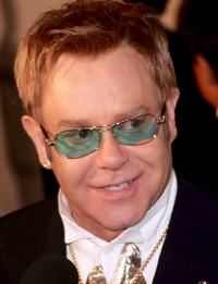 300 de perechi de ochelari pentru Elton John