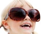 Ochelarii de soare protejeaza vederea copilului tau