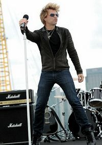 Bon Jovi a cantat pe acoperisul O2 Arena din Londra