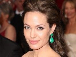 Angelina Jolie va fi Cleopatra?