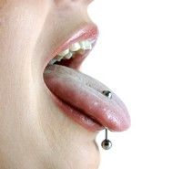 Piercing-ul oral afecteaza dintii