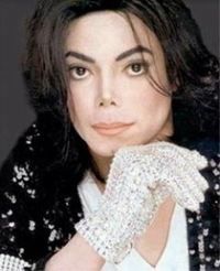 Manusa lui Michael Jackson scoasa la licitatie