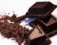 Da, ciocolata neagra iti protejeaza inima