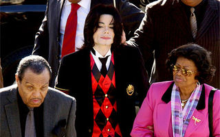 Parintii lui Michael Jackson divorteaza