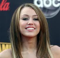 Miley Cyrus s-a despartit de iubit