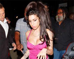 Amy Winehouse, pregătită să aibă copii
