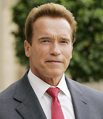 Arnold Schwarzenegger, filmat făcând sex cu un iepuraş Playboy