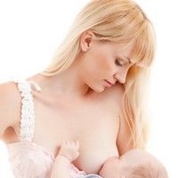 Copiii alăptaţi la sân sunt mult mai sănătoşi