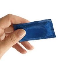 Prezervativul şi pilulele, cele mai cunoscute printre români