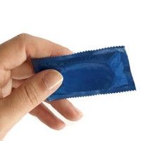 Prezervativul şi pilulele, cele mai cunoscute printre români