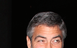 George Clooney a fost scuipat